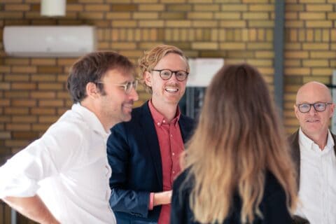 Organisational consultants apply Embodied Relational Leadership: Experts in positive interaction with clients