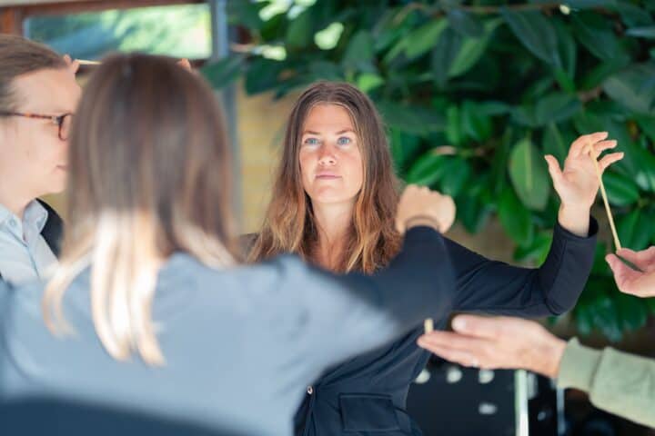 Female leadership in Embodied Relational Leadership: Leaders exude strength and presence